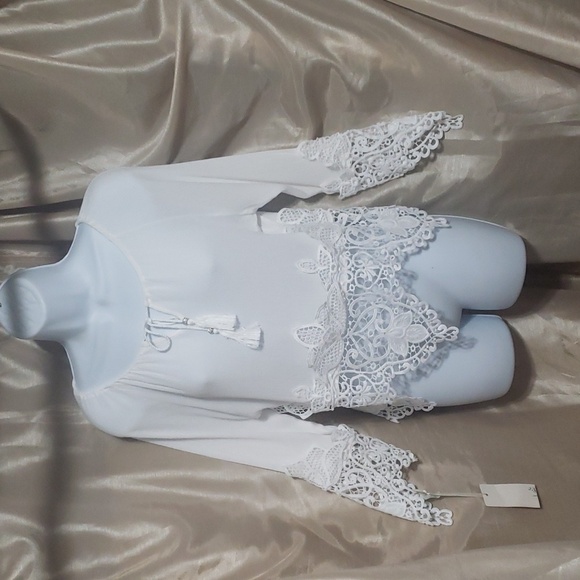f &ce Tops - F &ce. Stunning White Boho Vibe Top; Draw String Neck; Statement Sleeves. NWT